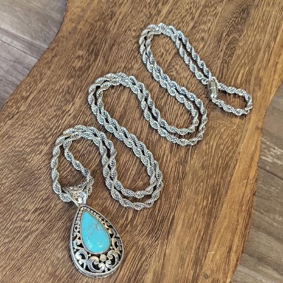 Unbranded Jewelry - Long Shiny Silver Tone Twisted Rope Necklace Decorative Faux Turquoise Pendant